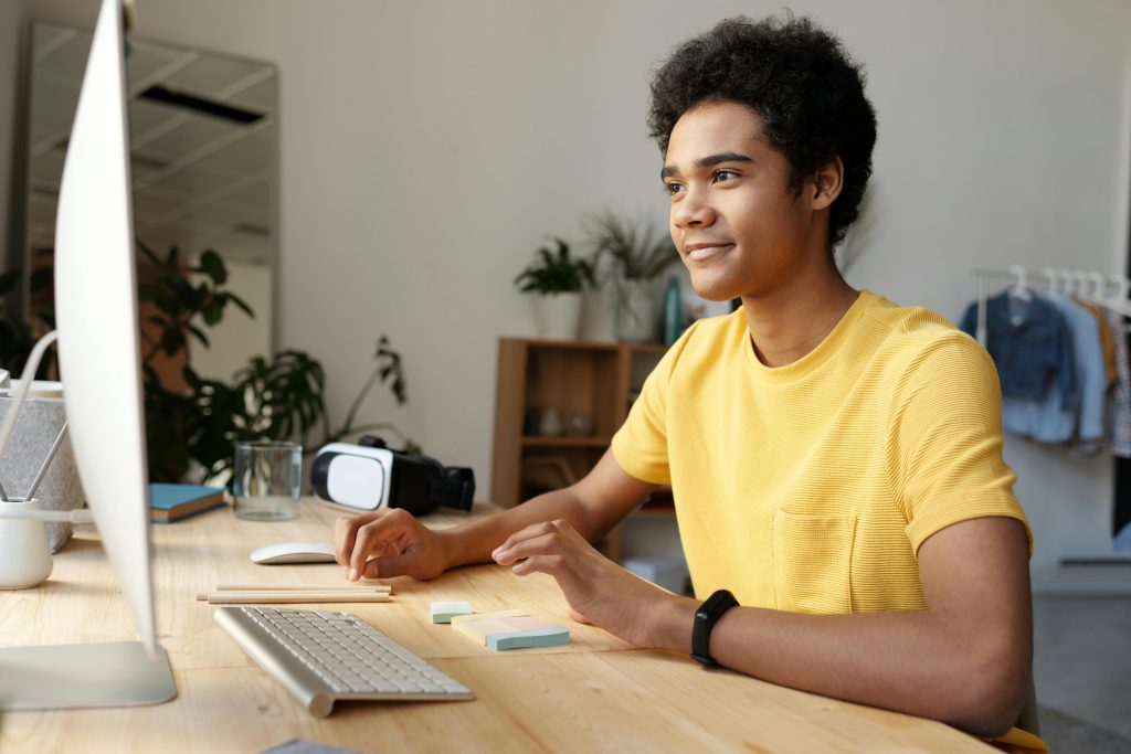 Your Chance for a Top UK Education: Sheffield's 75 Merit Scholarships for 2025!