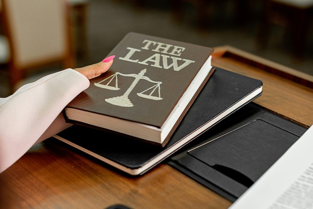Law Students: Baker Donelson Diversity Scholarship 2026 is Open – Your Path to a Prestigious Legal Career!