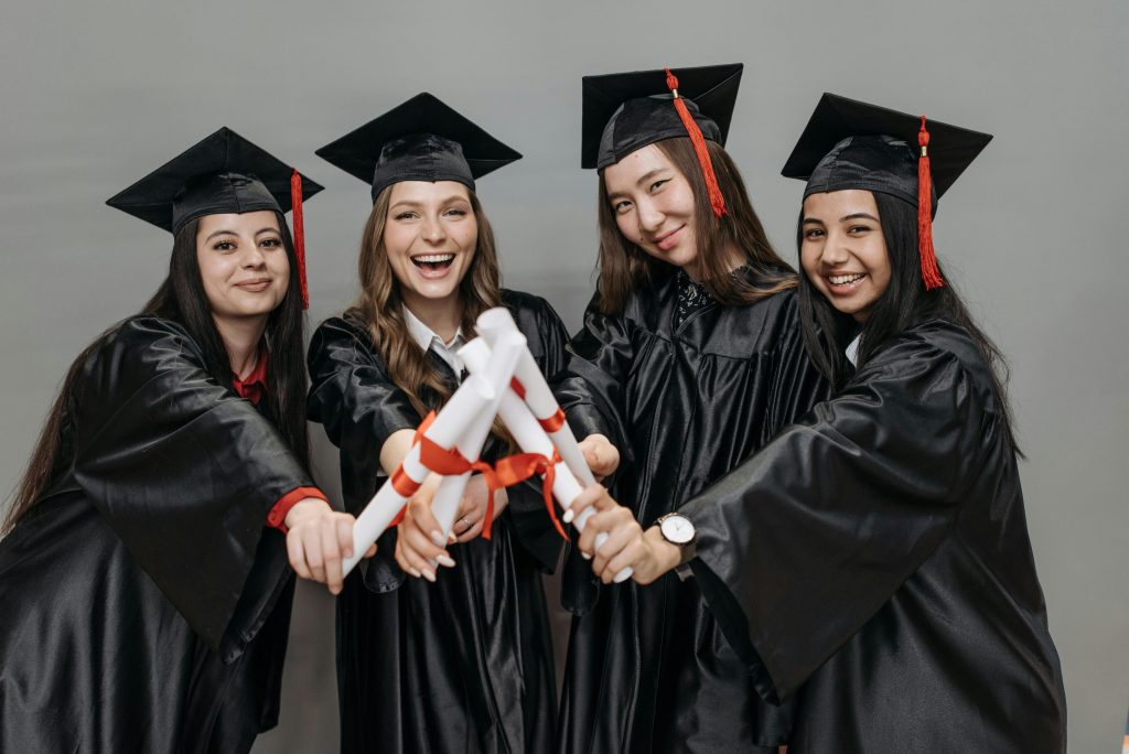 Green Light Your Future: £5,000 MSc Climate Change Management Scholarship at the University of Edinburgh - Applications Open for 2025!